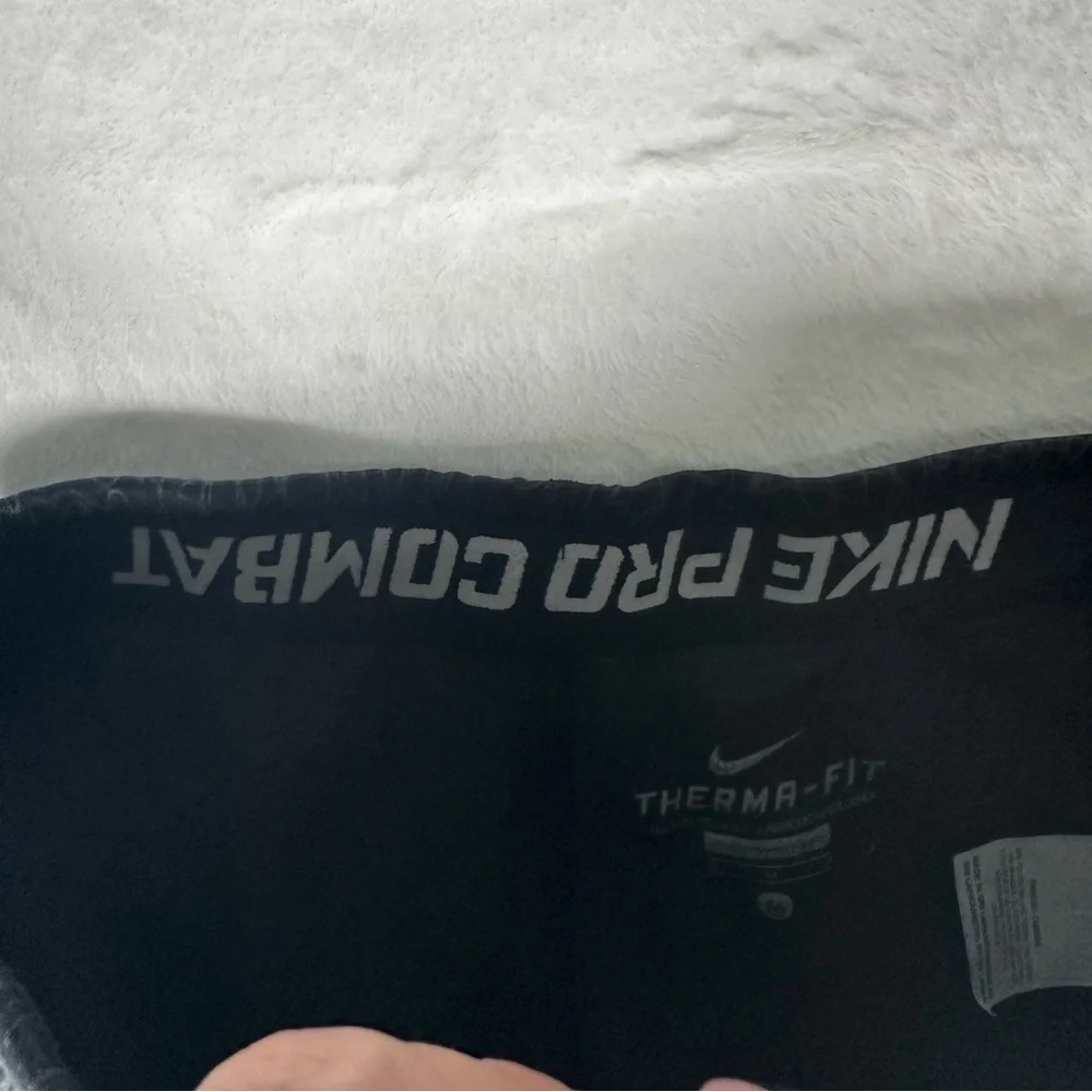 Womens Nike Pro Combat Therma Fit Sz M Black/silver Writing‎ Patterned Active
